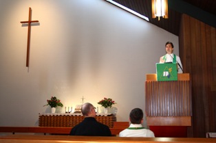pastor Krists preaching